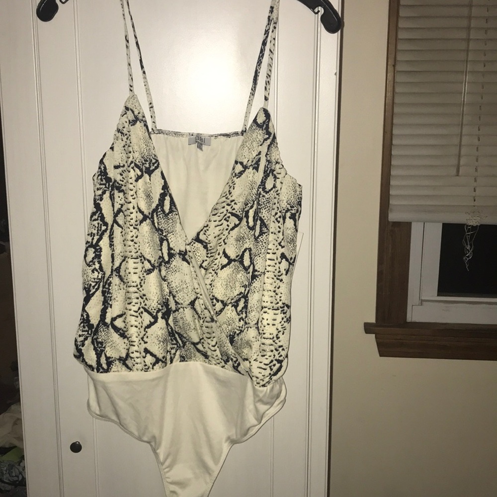 NWT Tobi bodysuit